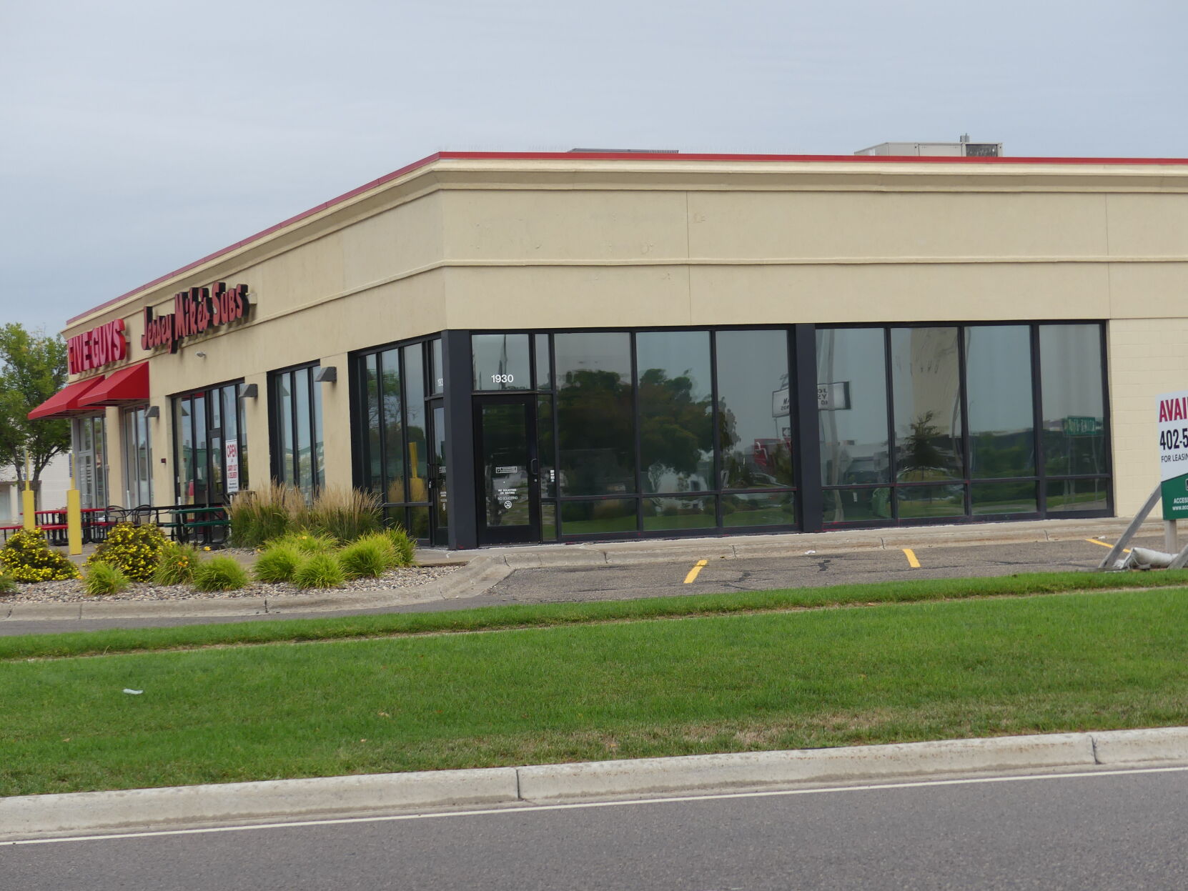 Popeyes strip mall